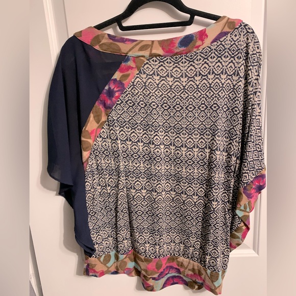 Vanessa Virginia blouse - Picture 2 of 3